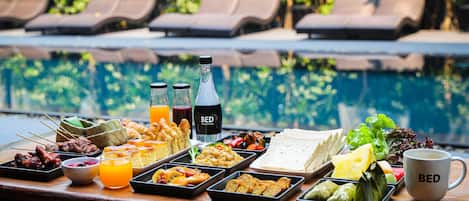 Free daily buffet breakfast