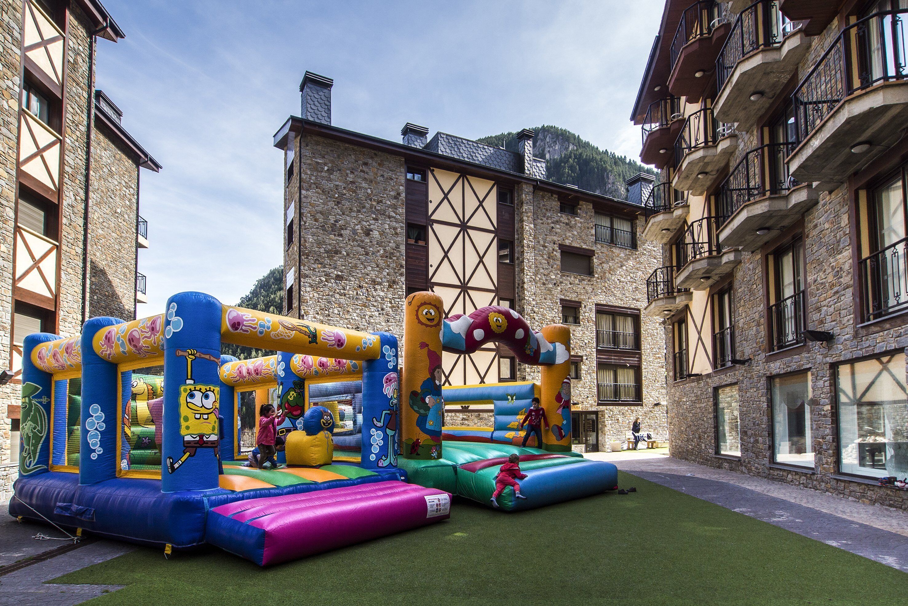 children’s play area – outdoor