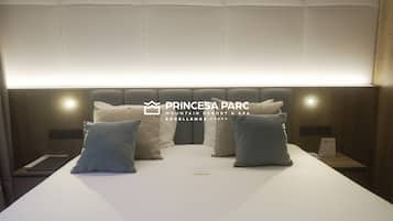 Habitación Doble Premium Vistas | Peralatan tempat tidur premium, gebar bulu kapas, bar mini