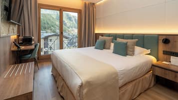 Habitación Doble Premium Vistas | Ropa de cama de alta calidad, edredones de plumas, minibar y caja fuerte