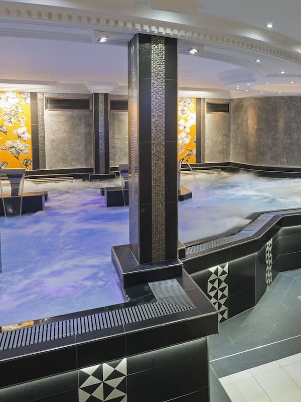 Couples treatment room(s), Turkish bath/hammam, body treatments