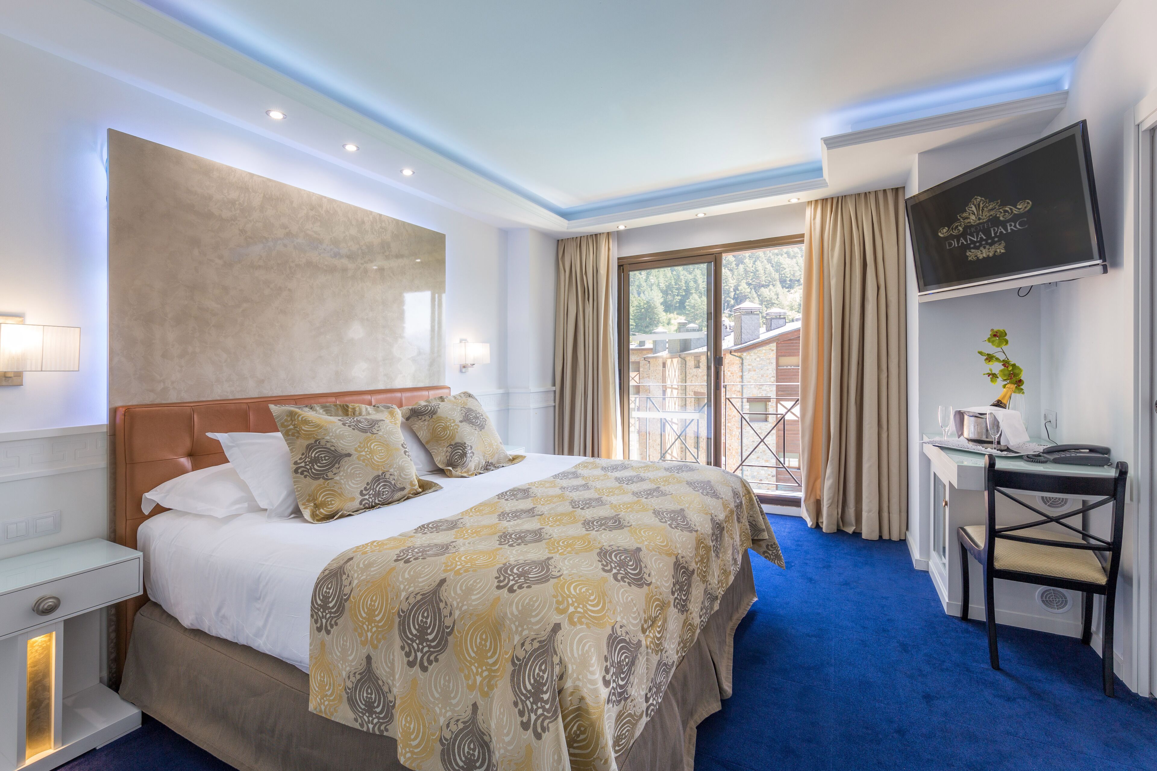 Family Room, 2 Bedrooms, Jetted Tub, Valley View