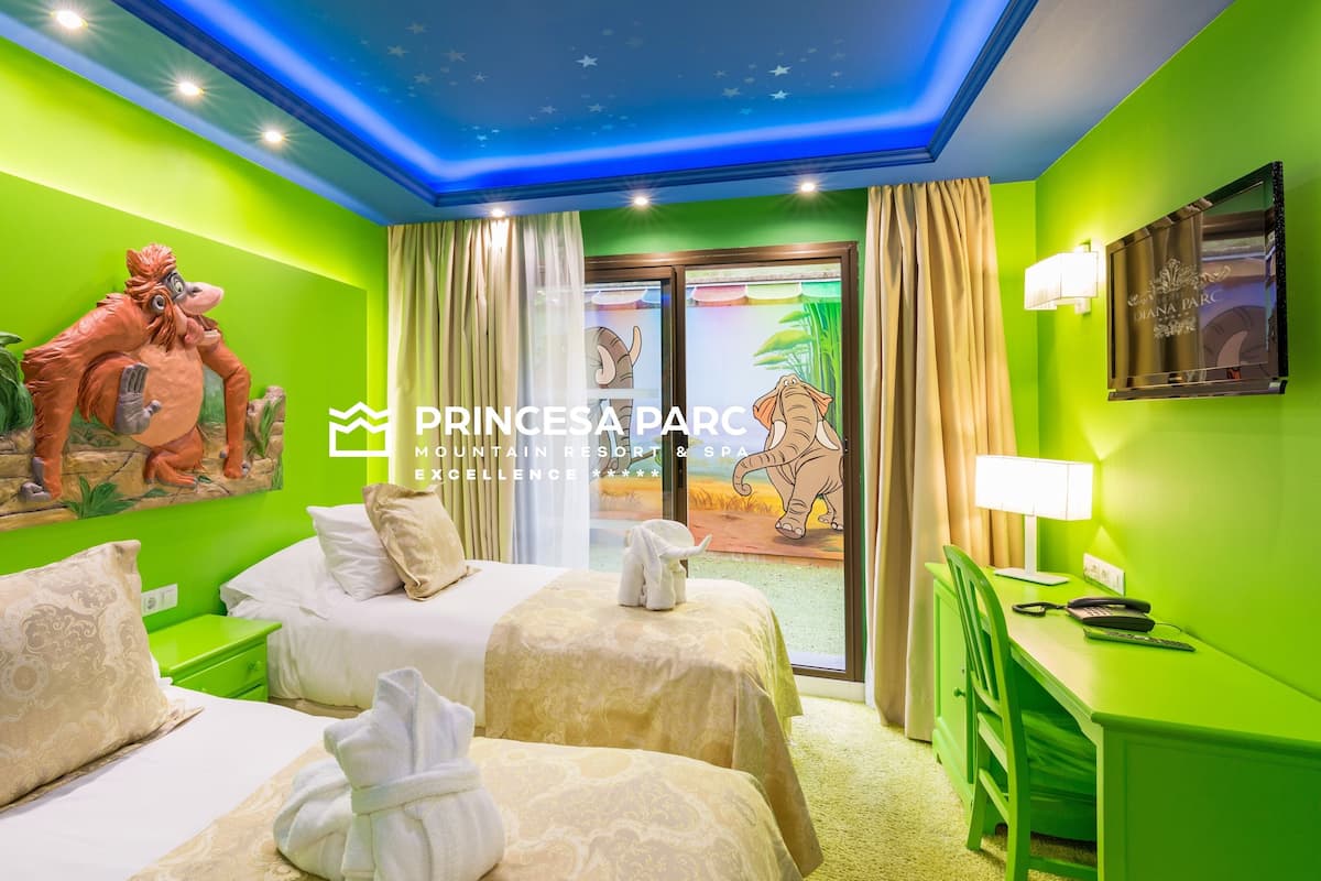 Ropa de cama de alta calidad, cubrecamas y minibar