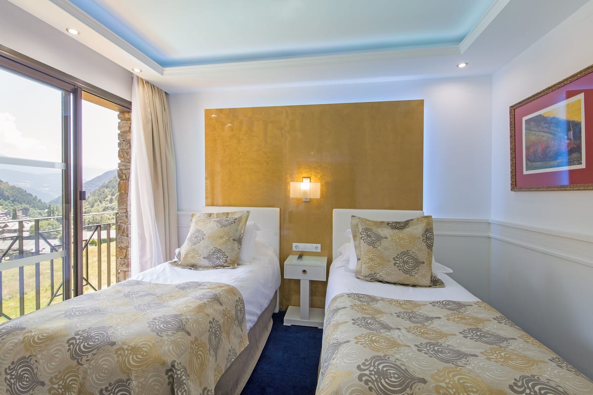 1 bedroom, down duvets, minibar, in-room safe