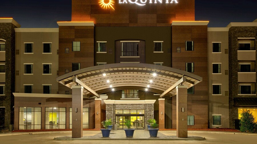 La Quinta Inn & Suites by Wyndham Lubbock Southwest