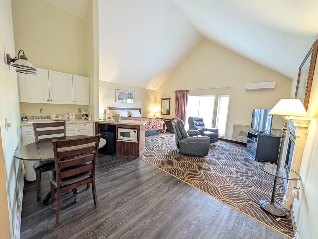 Suite, 1 cama King size | Camas Tempur-Pedic, escritorio, insonorización y wifi gratis 