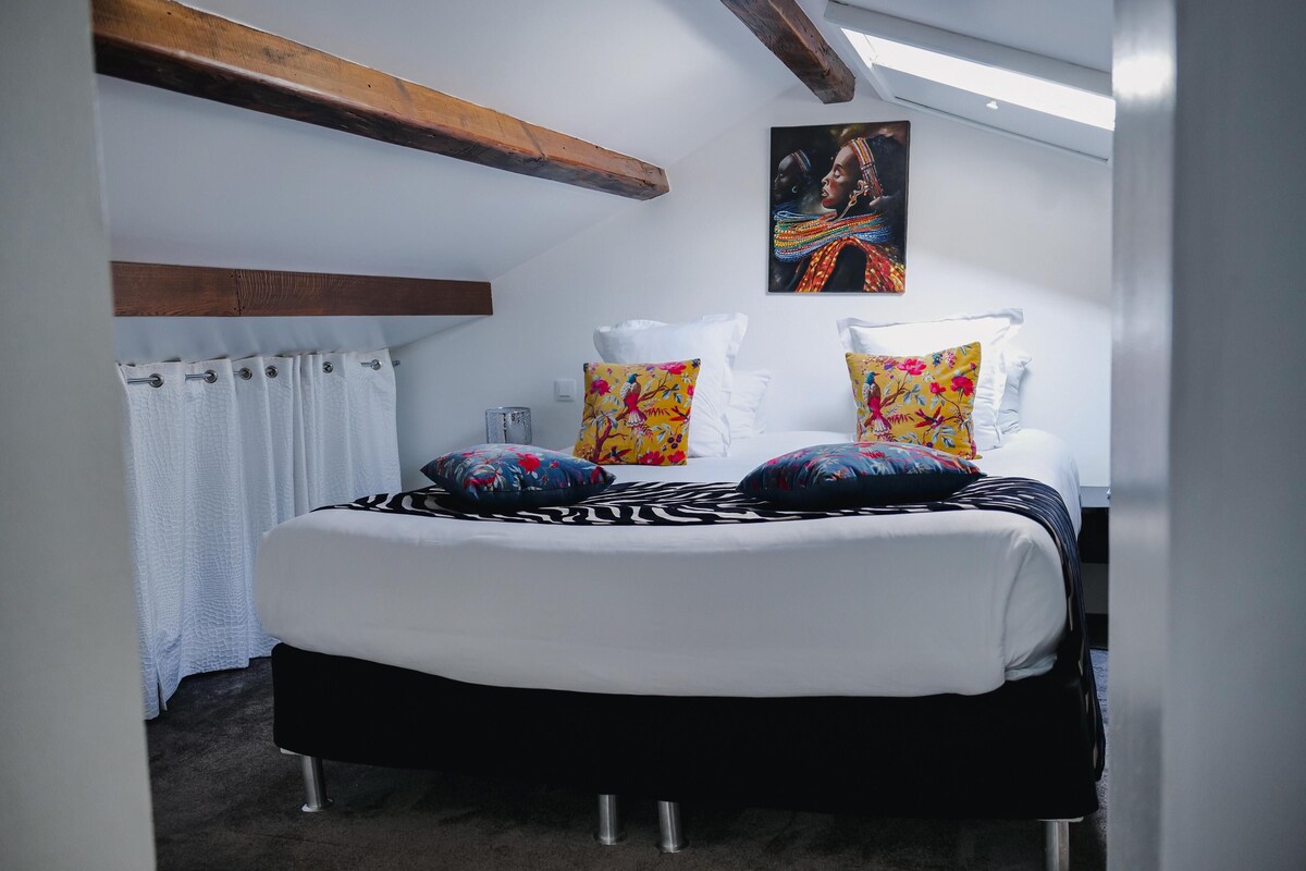 패밀리 스위트, 킹사이즈침대 1개, 금연 (Twin bed on request) | 고급 침구, 셀렉트 컴포트 침대, 책상, 노트북 작업 공간