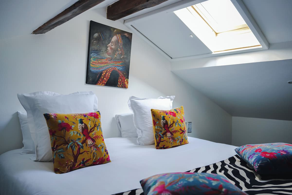 Premium bedding, Select Comfort beds, desk, laptop workspace