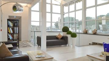 Sala de estar en el lobby