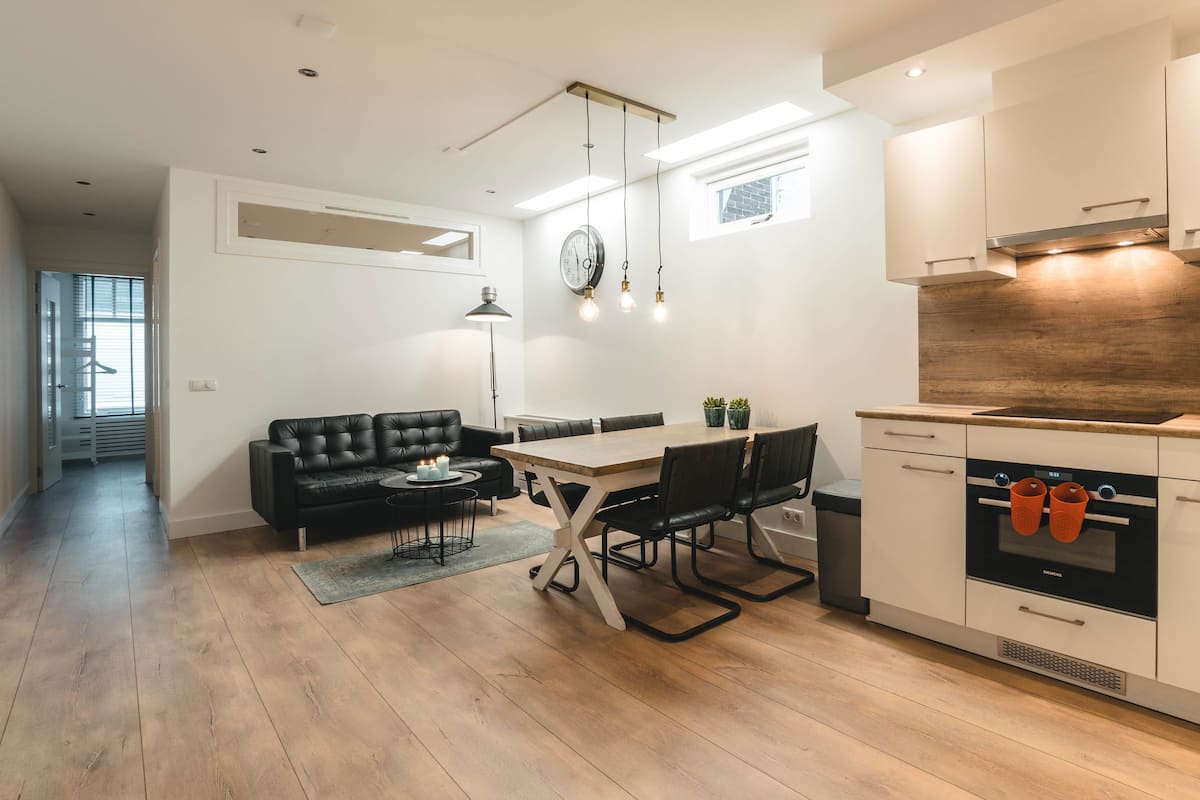 Deluxe Apartment, 2 Bedrooms | Living room