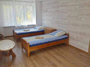 Comfort-Apartment, 2 Einzelbetten, Balkon, zum Garten hin