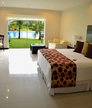 Kamar Double Premium, 1 Tempat Tidur King, pemandangan kolam renang | Pemandangan dari kamar