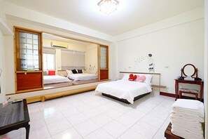 Family Room (Standard)