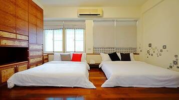 Habitación familiar (Standard) | Decoración personalizada, escritorio, cunas gratuitas y wifi gratis