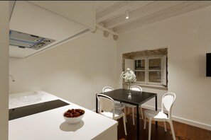 Apartment, 1 Bedroom, City View | Private kitchenette