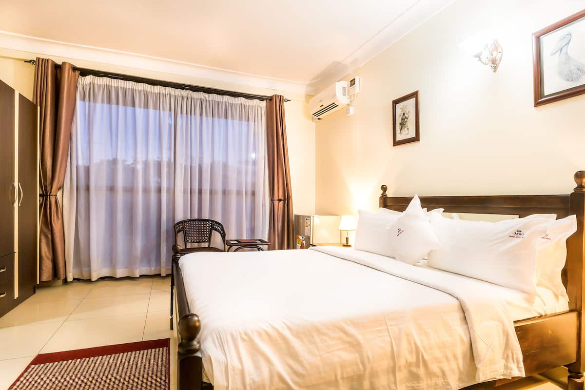 1 bedroom, premium bedding, in-room safe, desk