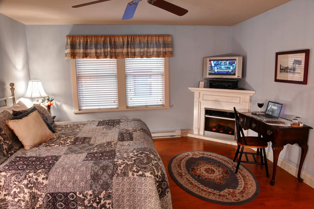 The Springfield Suite, 1 King Bed | Individually decorated, individually furnished, free WiFi