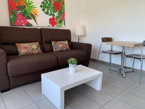 1 bedroom, in-room safe, desk, laptop workspace