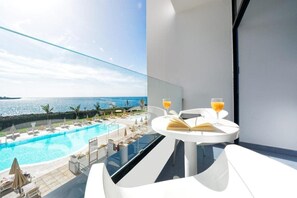 Outdoor pool, sun loungers - Vistaflor Cura Marina (Mogan)