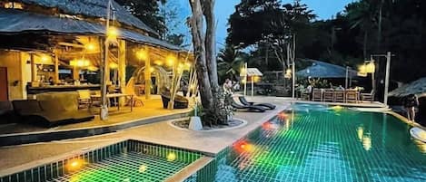 Outdoor pool, pool loungers