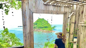 Honeymoon Suite, Sea View | Living area | 32-inch flat-screen TV with satellite channels, TV - Coco Cape Lanta Resort (Ko Lanta)