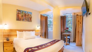 Standard Room, 1 Queen Bed