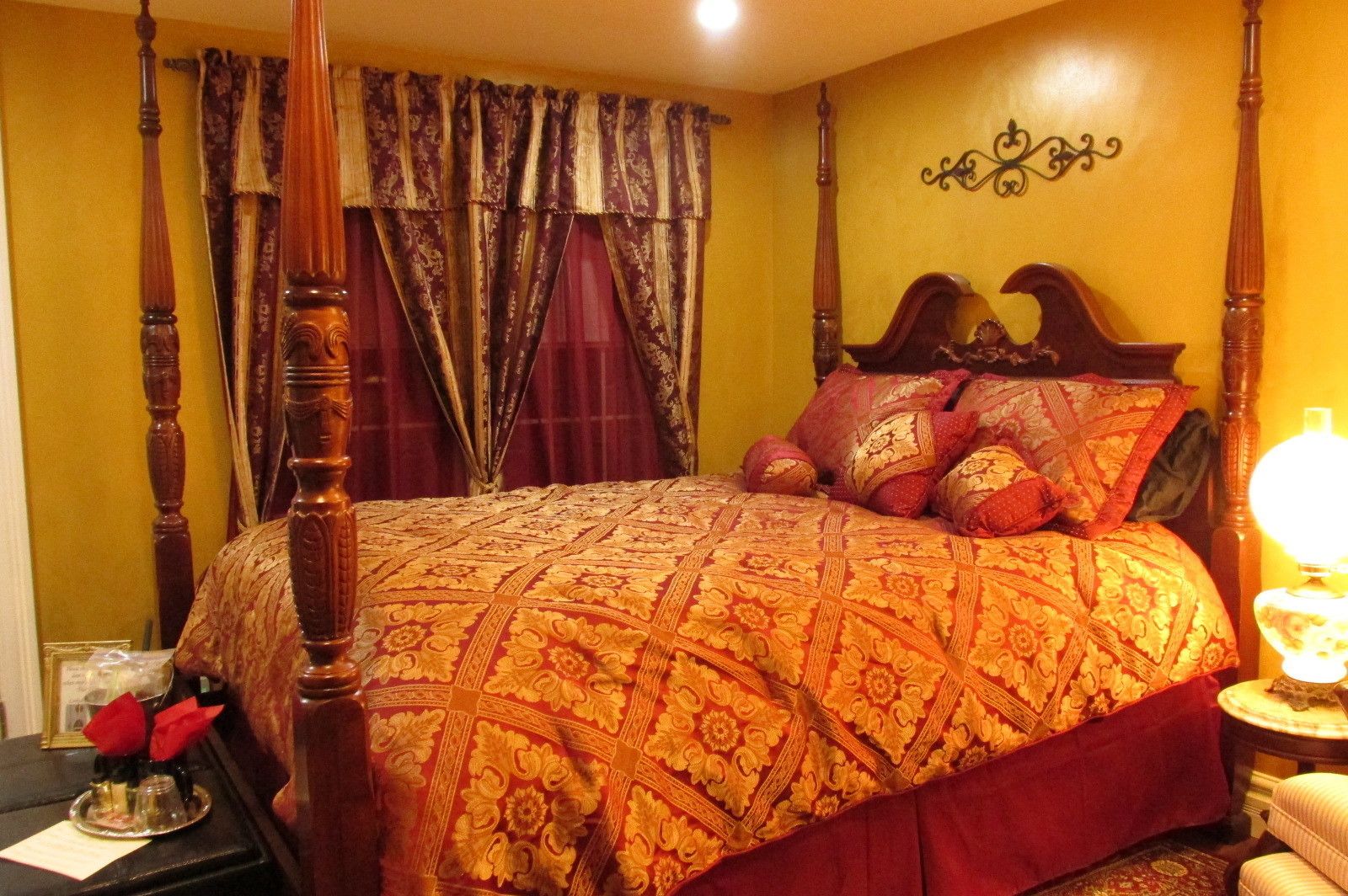 Royal Room, 1 Queen Bed, Patio | Individually decorated, individually furnished, desk, free WiFi
