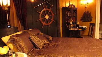 Quarto clássico, 1 cama Queen | Individualmente decorados, individualmente mobiliados, escrivaninha