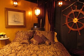 Habitación clásica, 1 cama Queen size | Decoración personalizada, muebles diferentes, escritorio y wifi gratis