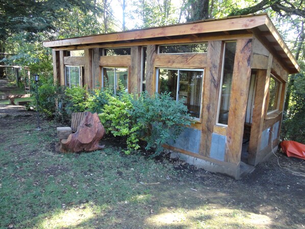 1 bedroom, free cribs/infant beds, free WiFi