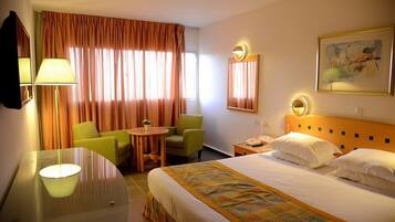 Quarto casal ou duplo standard | 1 quarto, frigobar, cofres nos quartos, escrivaninha