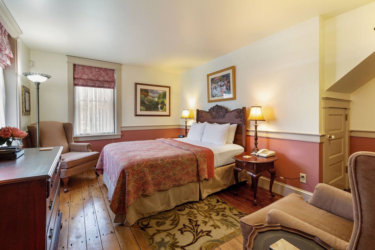 Hypo-allergenic bedding, free WiFi, individually decorated