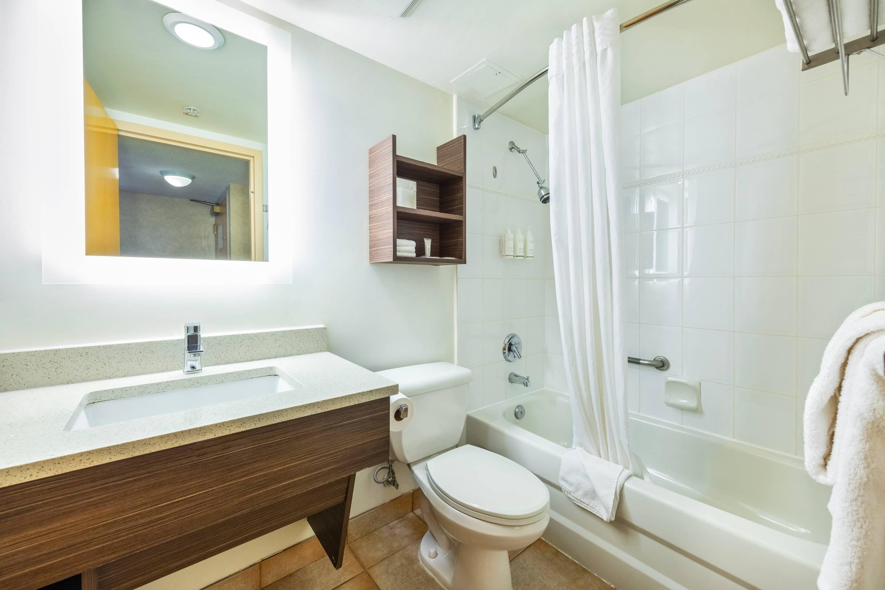 Photo - Grand Park Hotel & Suites Downtown Vancouver, an Ascend Collection Hotel