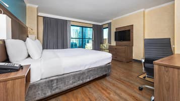 Room, 1 King Bed, Non Smoking (Efficiency) | In-room safe, desk, laptop workspace, blackout curtains
