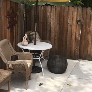 Terrace/patio - Sunshine LA BnB (Van Nuys)