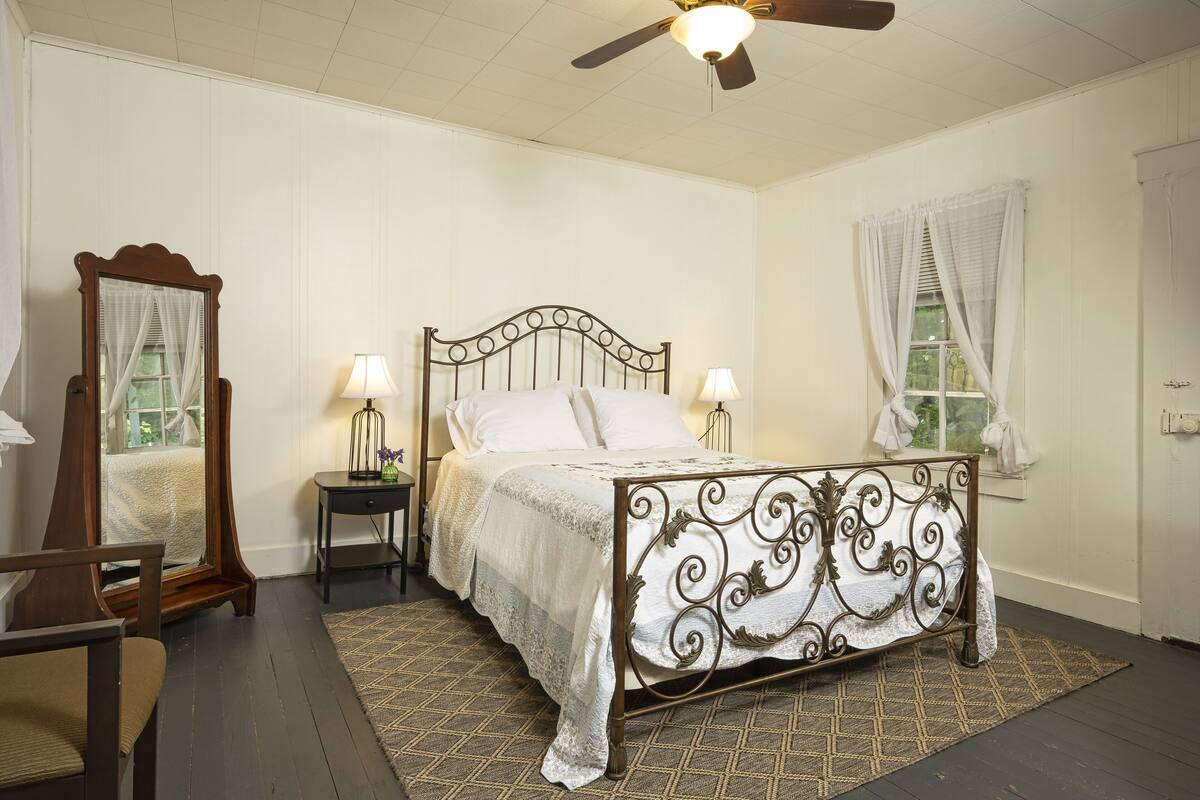 Basic House, 2 Bedrooms, Private Bathroom, Hill View | Iron/ironing board, travel crib, rollaway beds, free WiFi