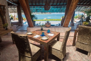 Daily full breakfast for a fee - Villa El Ensueño by La Casa Que Canta (Zihuatanejo)
