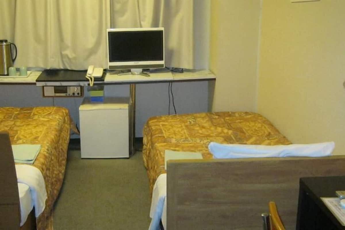 Desk, free WiFi