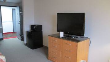 Desk, blackout curtains, free WiFi, bed sheets