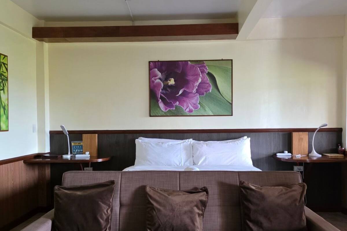 Deluxe Room, 1 King Bed