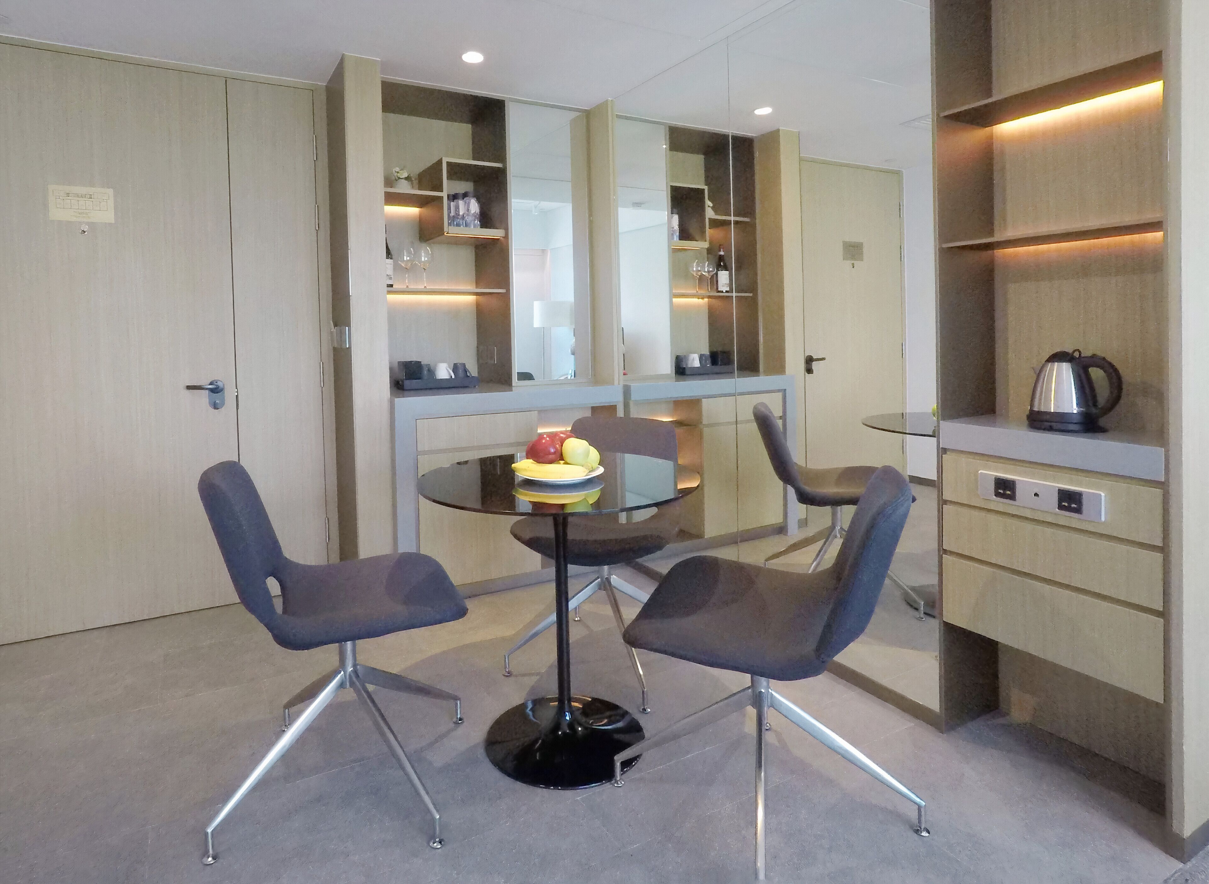 family suite | in-room dining