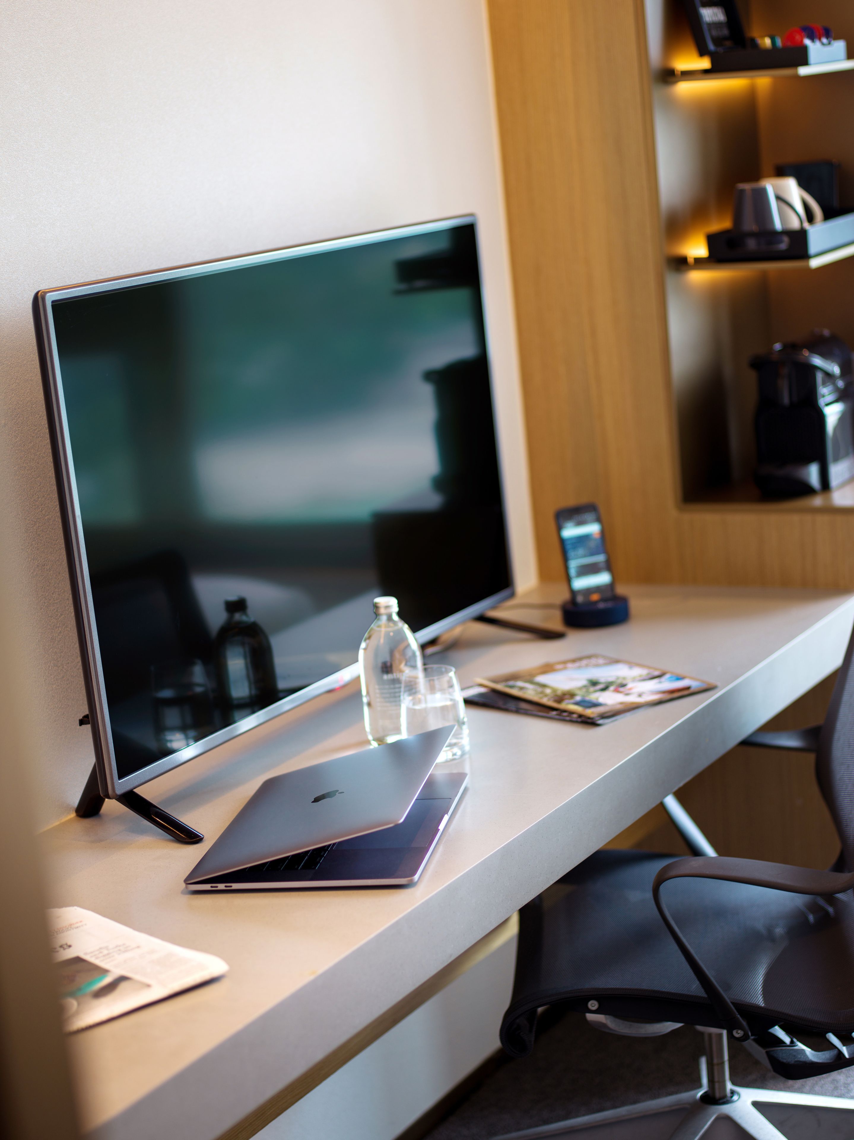 premium business king room | 1 bedroom, hypo-allergenic bedding, down duvets, in-room safe