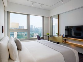 1 間睡房、防敏寢具、羽絨被、房內夾萬