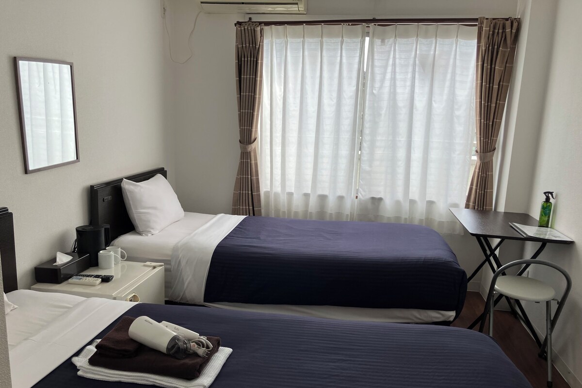Wifi gratis y ropa de cama 