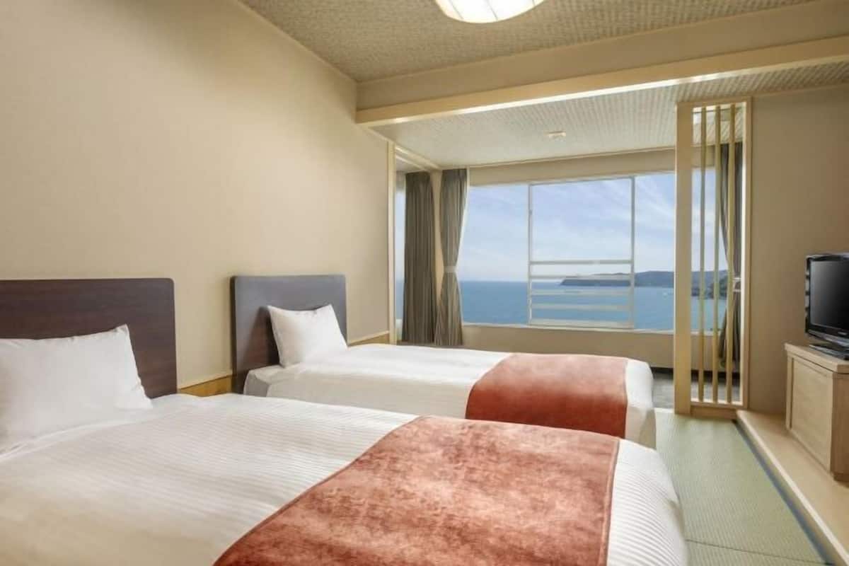 In-room safe, desk, free WiFi, bed sheets