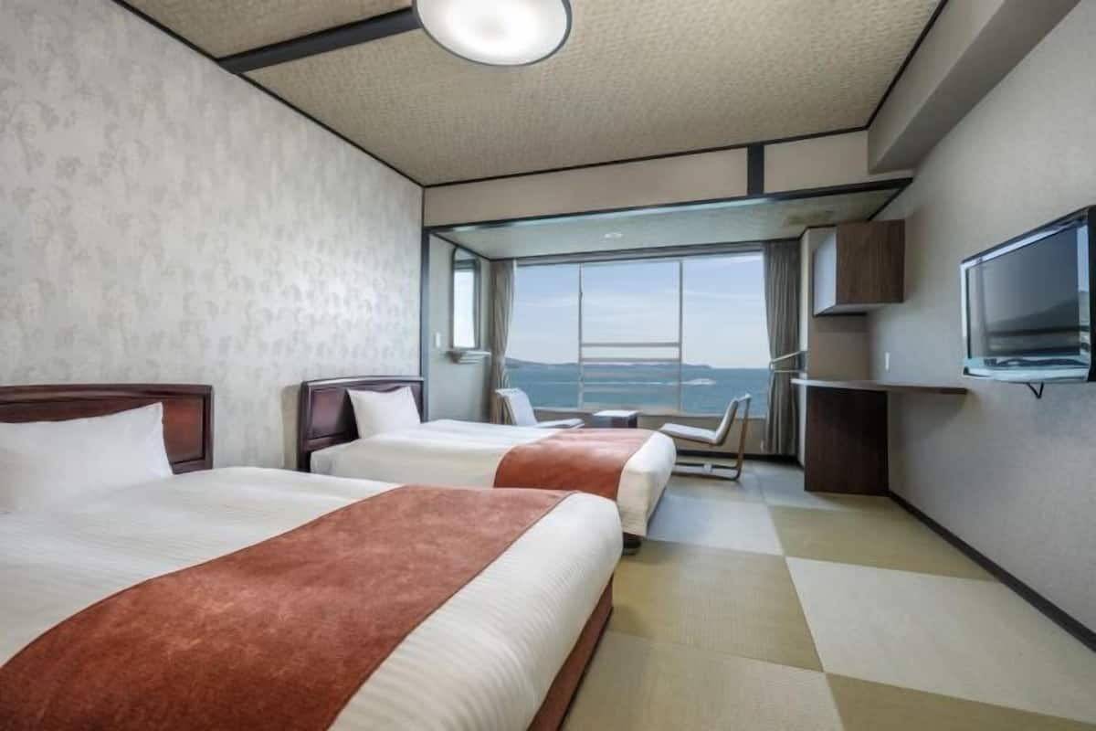 In-room safe, desk, free WiFi, bed sheets