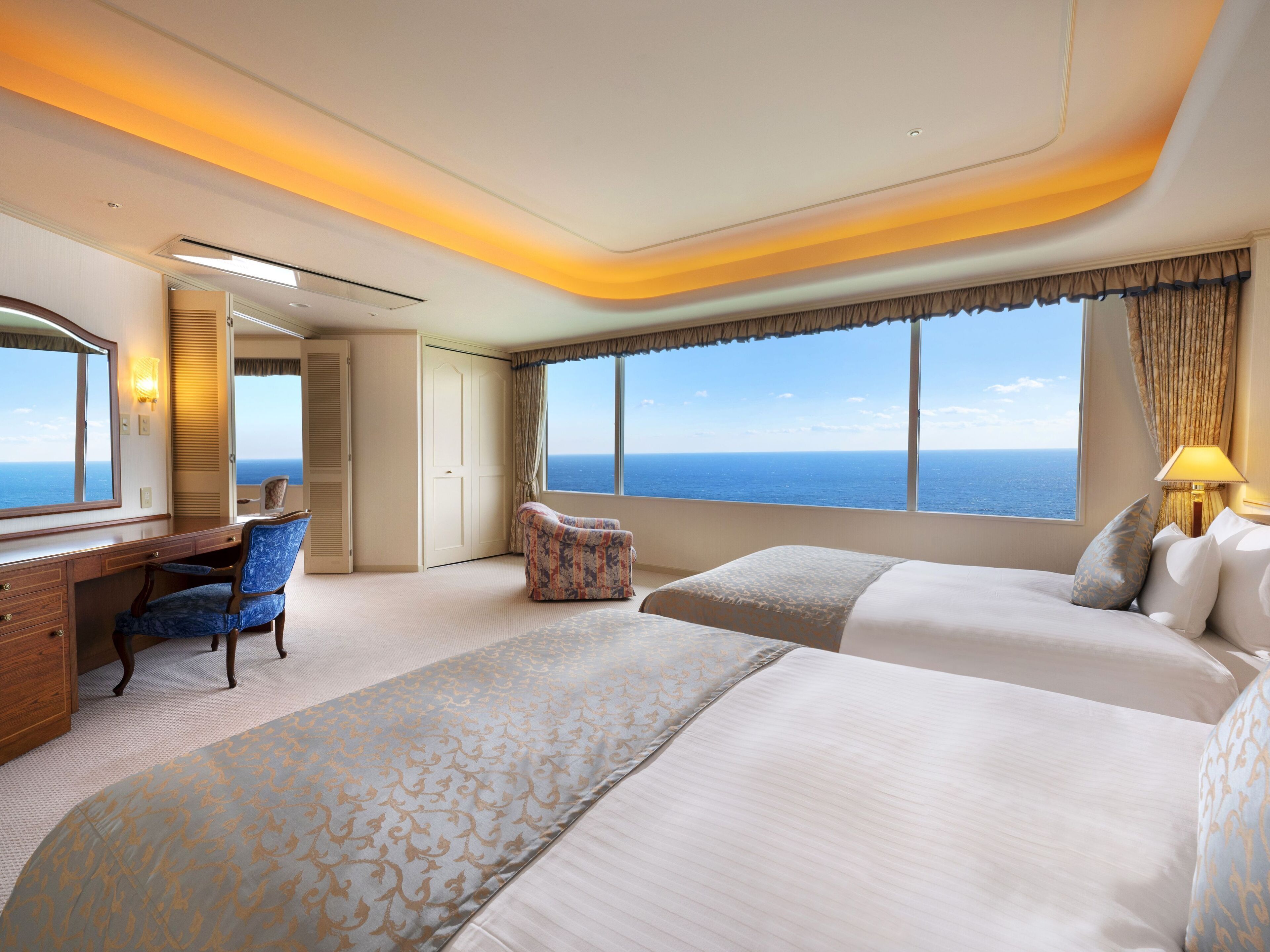 horizon deluxe family (non-smoking) | 1 bedroom, in-room safe, desk, free wifi