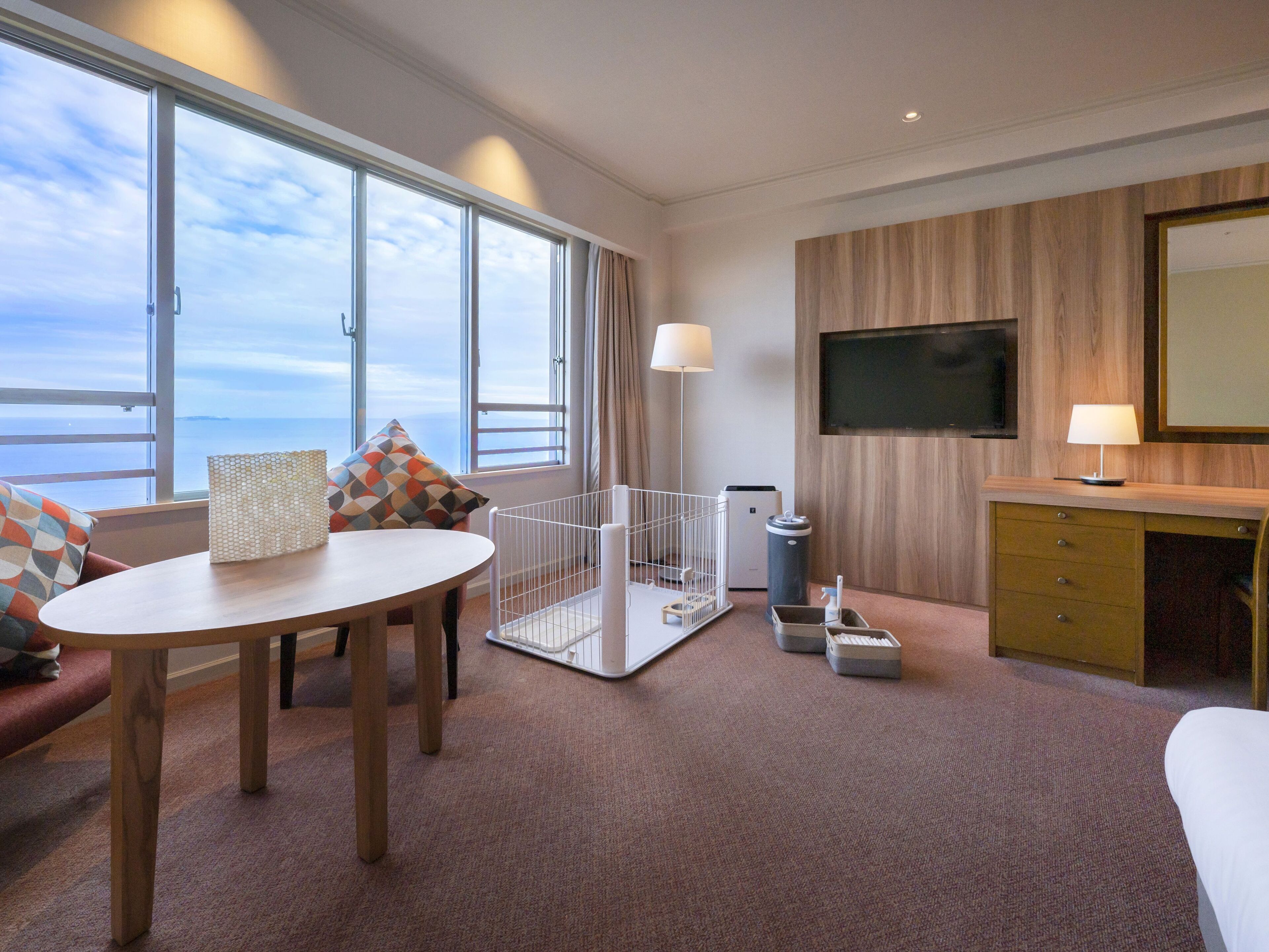 horizon pet room king (non-smoking) | 1 bedroom, in-room safe, desk, free wifi