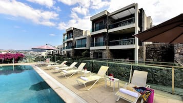 Seasonal outdoor pool