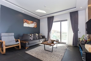 Télévision LED de 39 pouces avec chaßnes par satellite, télévision